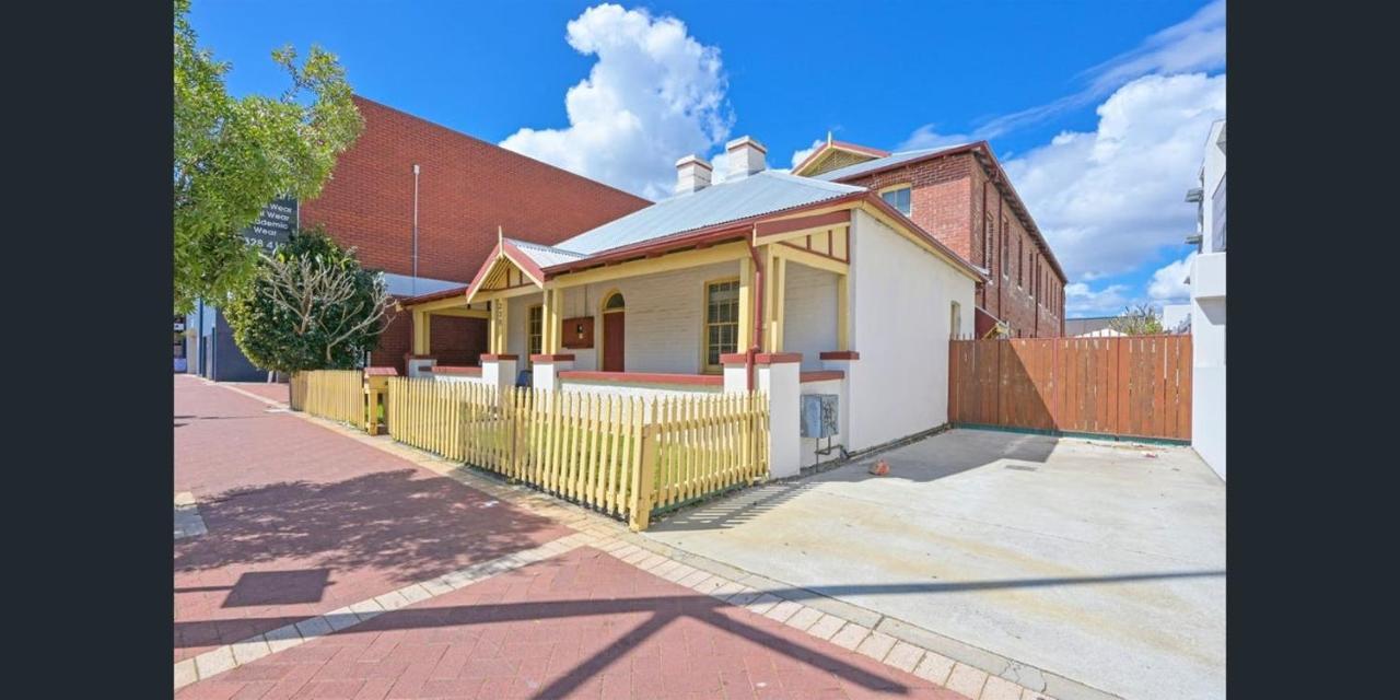 Emu Backpackers Perth - Note - Valid Passport Required For Check In — Photos 1